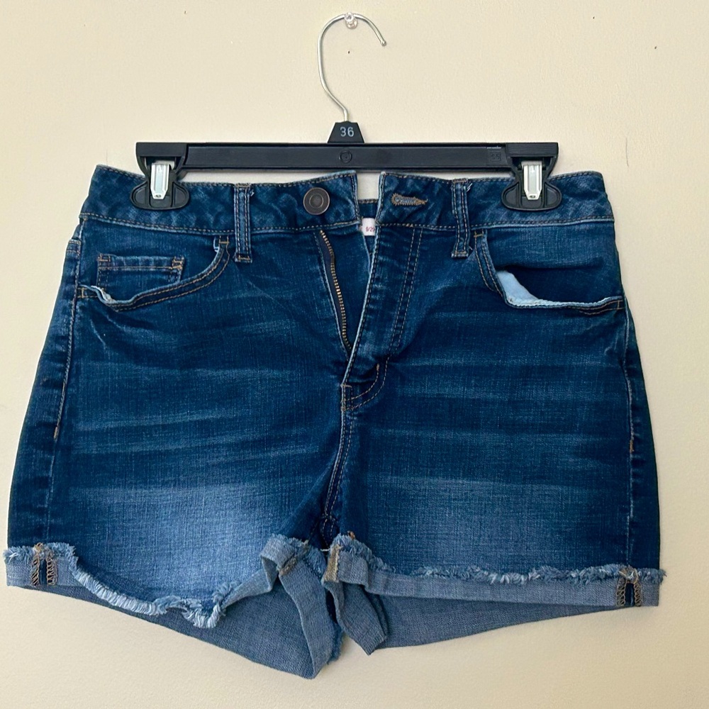 SO curvy/shortie Blue Jean Shorts Classic Design. EUC